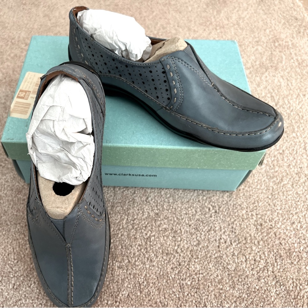 Vintage Clark’s Artisan shoes. Blue grey in color.